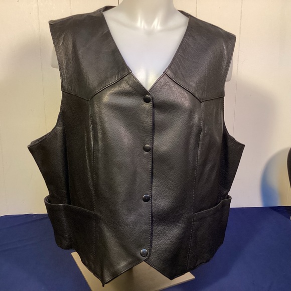 Leather Gallery Jackets & Blazers - Vintage Leather Gallery Womens motorcycle vest